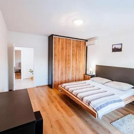 Ana Dreams - By Ta Leut Agency *