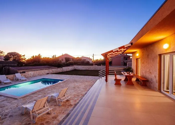 Ana Dreams - By Ta Leut Agency *