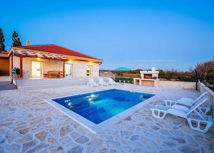 Ana Dreams - By Ta Leut Agency